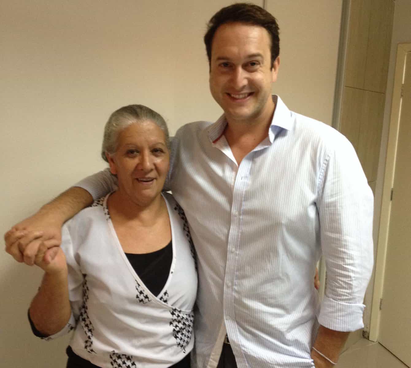 Metas cumpridas 1 Edu Ribeiro, repórter especial da Rede Record fez questão de conhecer e aprovou os serviços estéticos da empresária Matilde, proprietária da Face Clean.