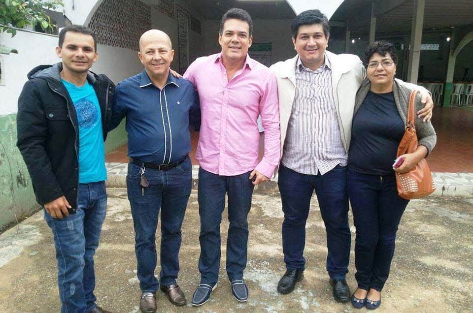 Cosmo Brito, Jonas Lima, Justino Queiroz, Marcelo Macedo e Conceição Cabral fizeram questão de levar as boas-vindas ao amigo Reginaldo Ferreira da Silva que foi empossado nesta segunda, 16, como superintendente do Incra.