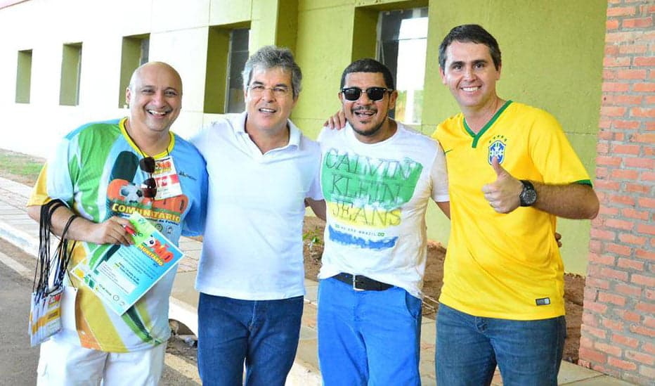Colunistas Vagno Di Paula e Moisés Alencastro ao lado do senador Jorge Viana e do prefeito Marcus Alexandre na abertura do 2º Copão Comunitário, realizado neste sábado, no Arena da Floresta. 