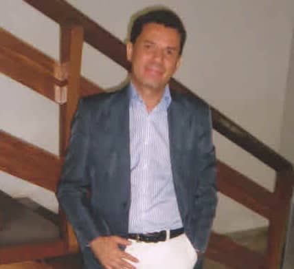 Feijoada do Theodoro na Copa 2014 1 O aniversariante do dia é o economista Raimundo Antônio. Querido como ele é, passará o dia recebendo os cumprimentos da família e dos amigos. Parabéns!