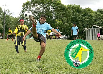 Povos indígenas navegam até quatro dias para jogar futebol