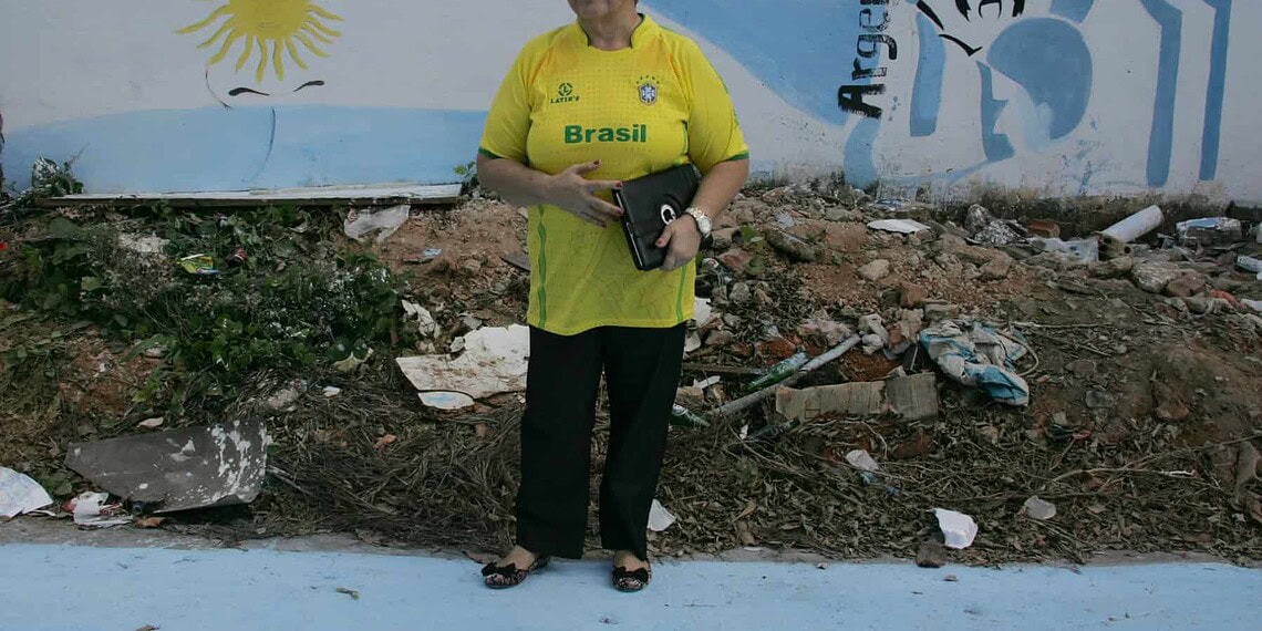 Vizinhos ficaram chateados com a pintura nas cores da seleção argentina