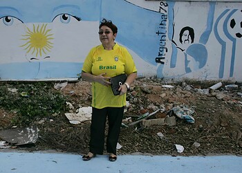 Vizinhos ficaram chateados com a pintura nas cores da seleção argentina