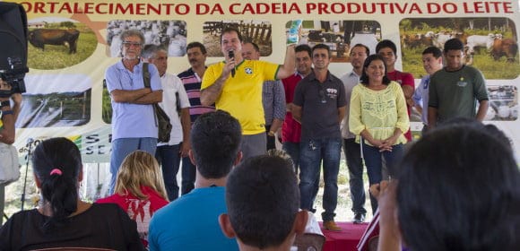 Laticínio terá capacidade de produção de 15 mil litros por dia, afirma governador