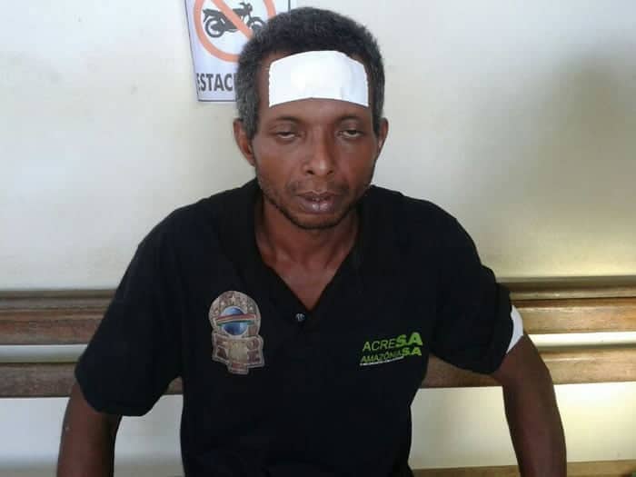 Lavador de carros escapa da morte ao ser alvejado com vários tiros 1 Lavador de carros escapa da morte ao ser alvejado com vários tiros 2