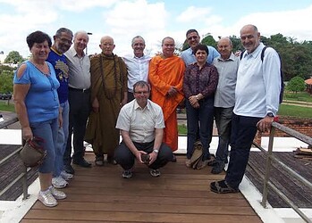 Na visita à biblioteca houve o encontro de monges budistas com o Instituto de Fé e Política do Acre