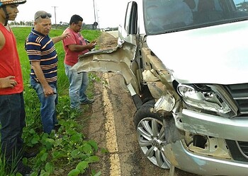 Mulher morre em acidente entre moto e caminhonete ‘desgovernada’