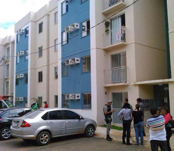 Professor de inglês é encontrado morto dentro de apartamento 4 Professor de inglês e servidor do CGE é encontrado morto dentro de apartamento