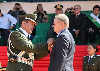Secretário do Acre Reni Graebner foi condecorado