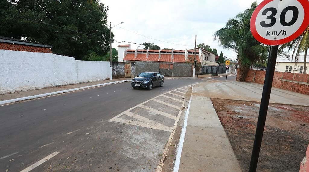 Prefeito entrega urbanização do antigo Beco do Vasco