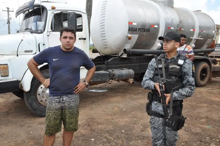 Proprietário deixou a carreta em estacionamento de posto