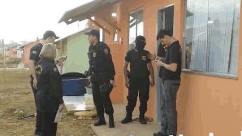 Polícia fecha o cerco na Cidade do Povo e prende dois traficantes e drogas