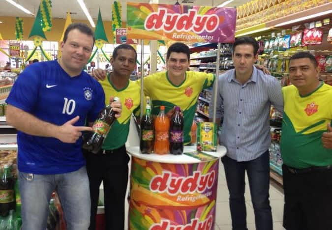 MISS ACRE 2014 1 Equipe Dydyo sob o comando do gerente local Enio e gerente regional Ricardo Oliveira. A tarde de ontem foi de degustação e divulgação da promoção que dá brindes durante a Copa do Mundo em um dos supermercados de Rio Branco. Dydyo tomando conta do nosso paladar.