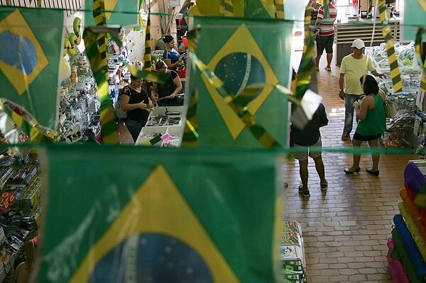 Procura por itens de decoração para Copa do Mundo aumenta na cidade
