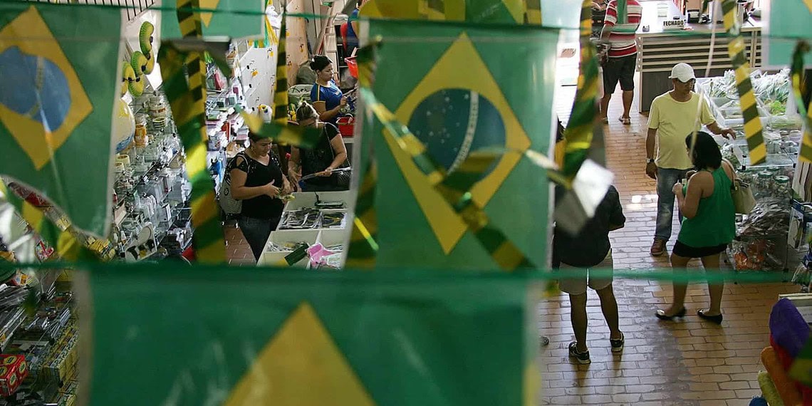 Procura por itens de decoração para Copa do Mundo aumenta na cidade