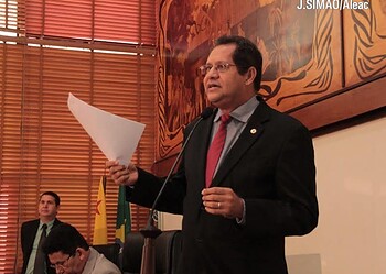 Eduardo Farias apresenta anteprojeto que beneficia técnicos em radiologia