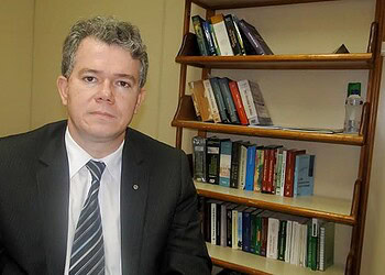 Justiça do Acre garante a menor direito de ter dois pais na certidão