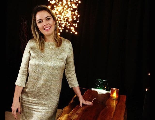 Aventuras do Papaceta 2 A jornalista Mirla Miranda foi a aniversariante da semana que passou. Querida como é, recebeu todos os mimos da família e amigos. A ela, muitas e muitas felicidades.