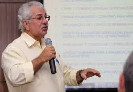 Nilson Mourão cobra investigação da Polícia Civil sobre pichação homofóbica