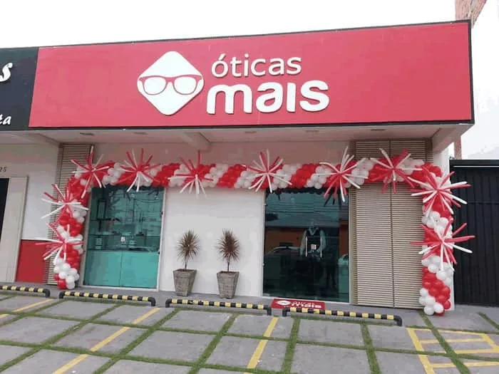 Bandidos Invadem Ótica Mais e levam dinheiro e celular