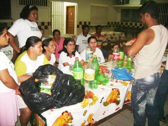 Projeto premiado alfabetiza mulheres da comunidade