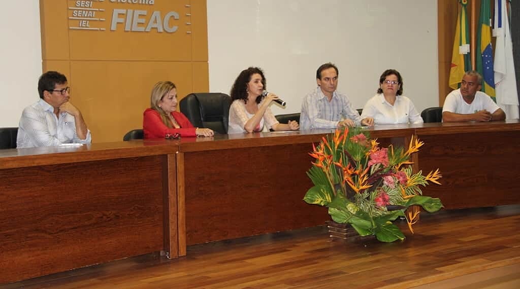 Fieac e Governo apresentam resultados do Acre Látex Design 1 Primeira-dama falou sobre a iniciativa durante o workshop