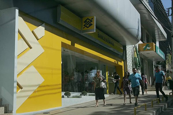 Bancos reduzem horário de atendimento nesta sexta-feira, 4, devido ao jogo do Brasil