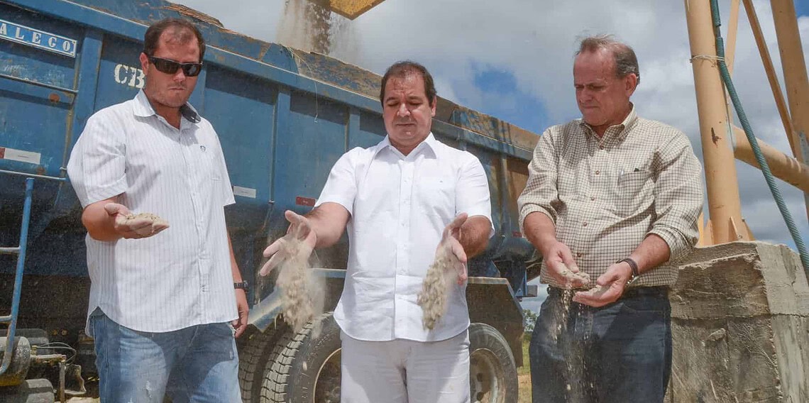 Governador Tião Viana (ao centro) com César e Linker