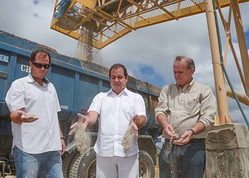 Governador Tião Viana (ao centro) com César e Linker