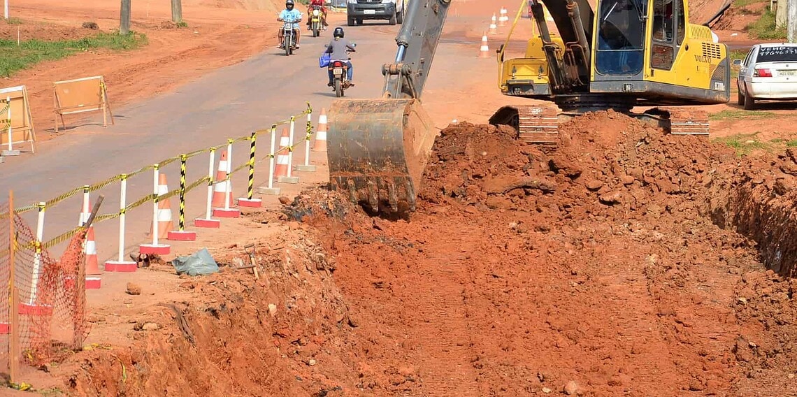 Obra que segue em ritmo acelerado e vem mudando a paisagem na região da Baixada