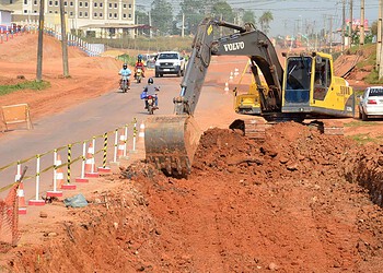 Obra que segue em ritmo acelerado e vem mudando a paisagem na região da Baixada