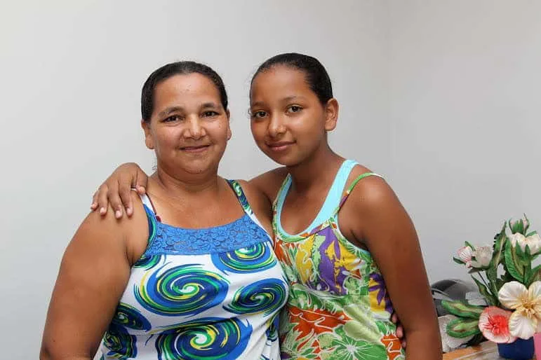 Maria Cleia de Melo e a filha