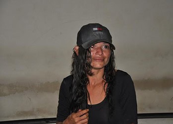 Mulher dá garrafada em marido e acaba presa