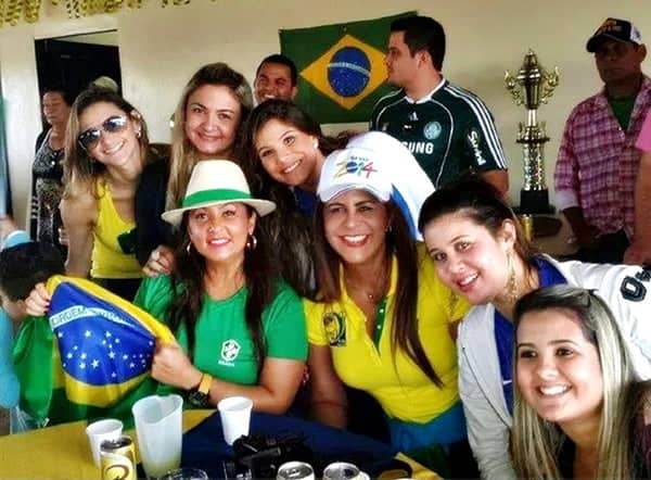 Auricélio Cunha com a esposa Zayra Ayche que cuidou com carinho desde as maravilhosas comidas e sobremesas como da decoração verde amarela.