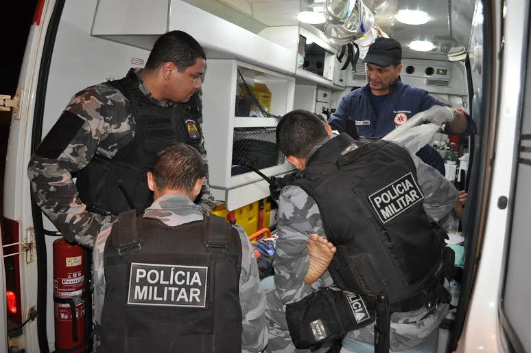Paciente tenta quebrar viatura do SAMU e agride 1