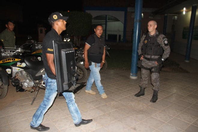 Polícia boliviana entregou parte do furto no Comando da PM em Brasiléia – Foto Alexandre Lima