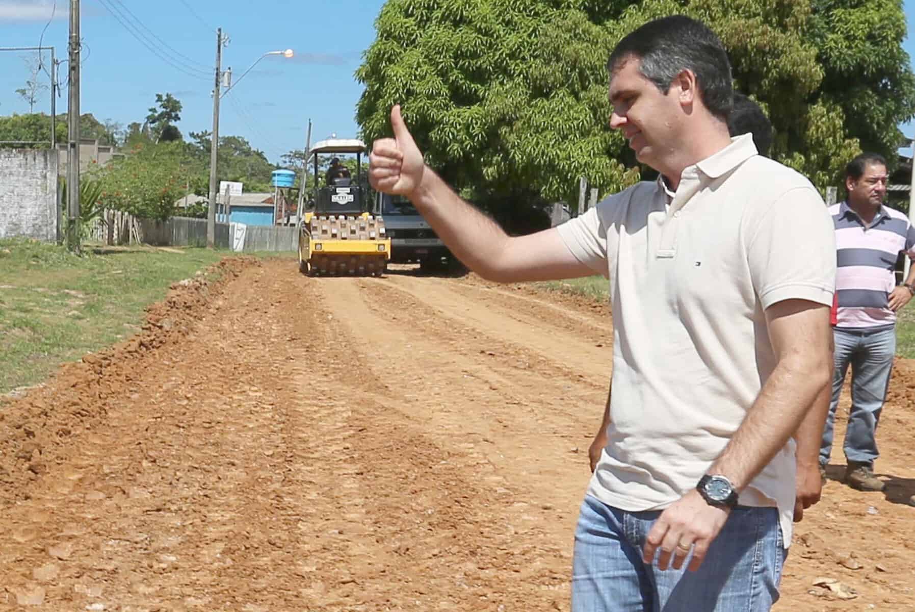 Vila Verde na Transacreana recebe intervenção de infra-estrutura e melhorias em ramais 1 Marcus Alexandre acompanha serviços na Vila Verde