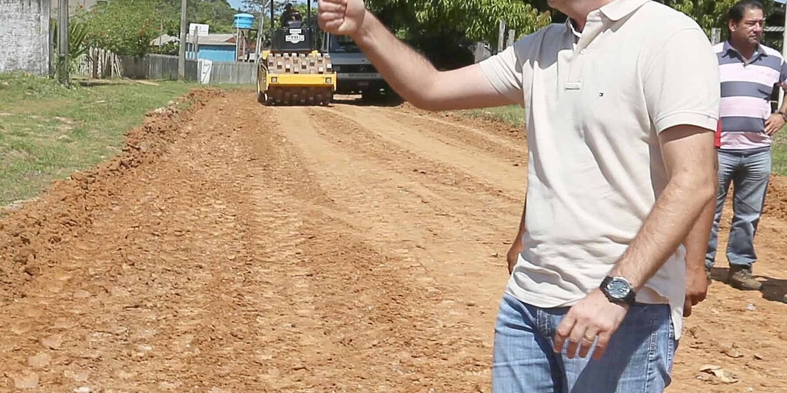 Vila Verde na Transacreana recebe intervenção de infra-estrutura e melhorias em ramais 1 Marcus Alexandre acompanha serviços na Vila Verde