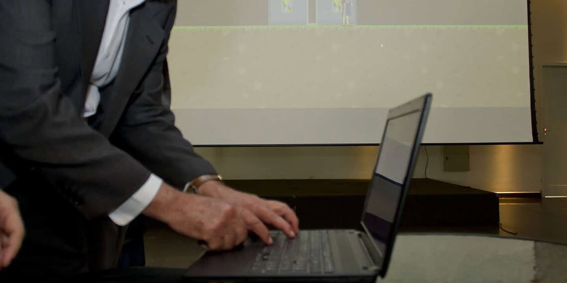 Ministro de Ciência, Tecnologia e Inovação conhece projetos do Núcleo de Economia Criativa Digital