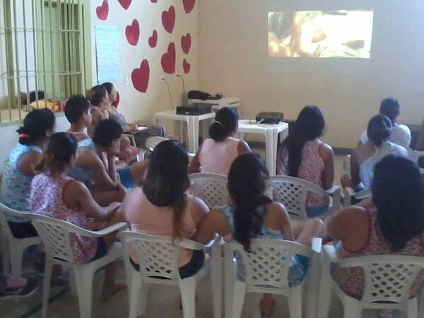 Socioeducandas participam de grupo reflexivo sobre a valorização familiar