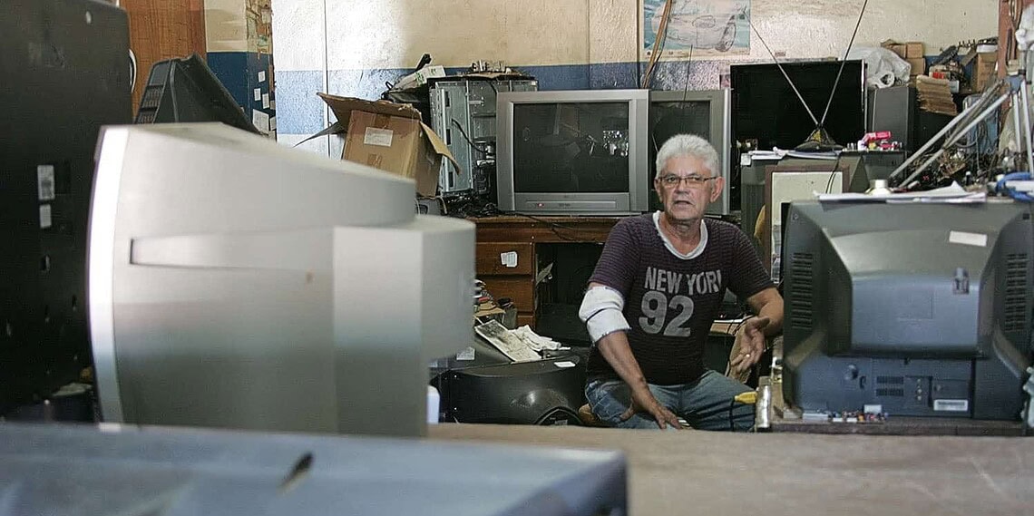 Televisores e rádios antigos são procurados para decoração