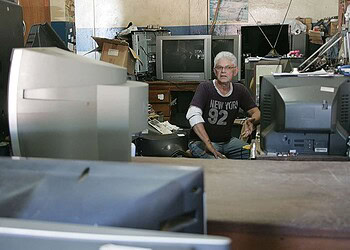 Televisores e rádios antigos são procurados para decoração