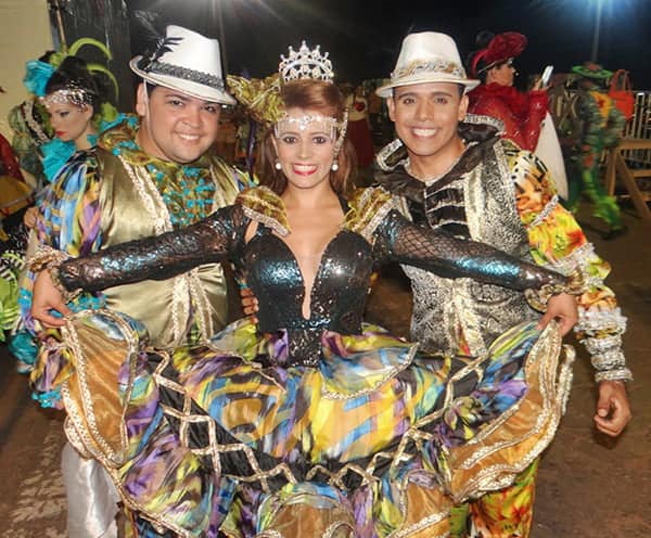 News 11/07/2014 7 Um sucesso a realização do 16º Arraial Cultural realizado no Arena da Floresta. A produção dos figurinos está cada vez mais caprichada bem como as apresentações perfeitamente sincronizadas.