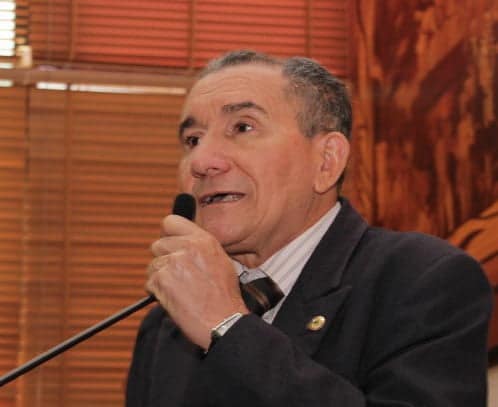 Parlamentar diz que “até goteira há” nos leitos da unidade