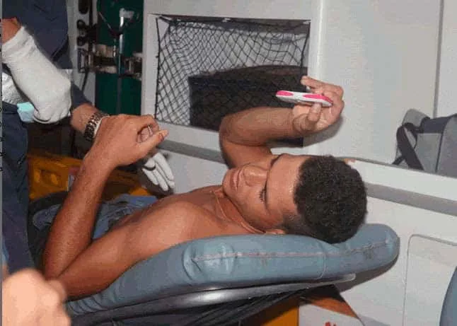 Jovem é esfaqueado no peito ao sair do trabalho