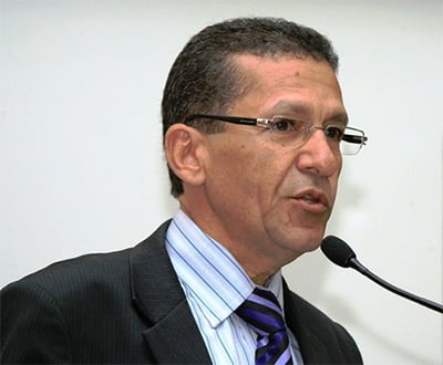 PARABÉNS - Ao deputado Hélder Paiva nosso carinho e votos de muitas felicidades pela passagem de seu aniversário que ocorreu ontem. Saúde amigo!