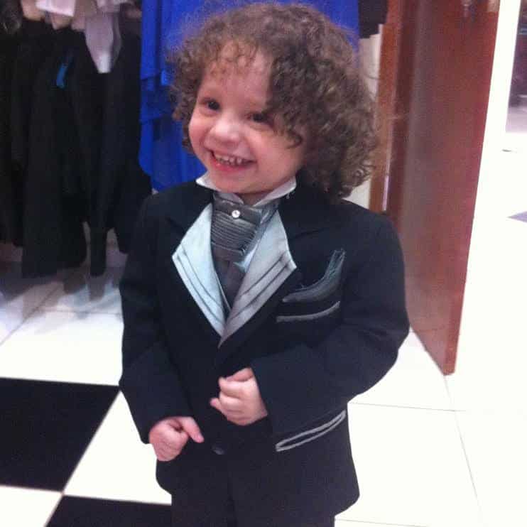 O sapeca Murilo Santia-go ganha festinha pela passagem do seu aniversário, hoje, com direito a pula-pula. Murilo é filho de Évila Mendes e Jonas Santiago (Rondobras). Parabéns.  