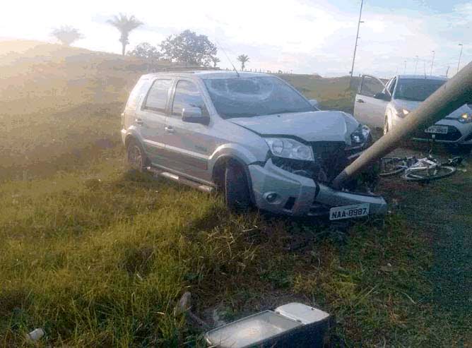 Por sorte, acidente resultou apenas em danos materiais