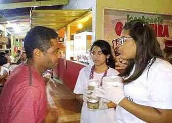 Foram entregues 50 refeições para os necessitados