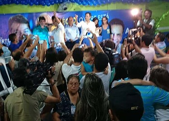 Aécio destaca honestidade e honradez de Bocalom e promete ponte sobre Rio Madeira